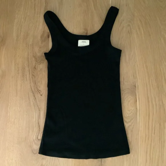 Spring Refresh 🌸 
Easy Standard Rib Fitted Racer Tank - Picture 4 of 8